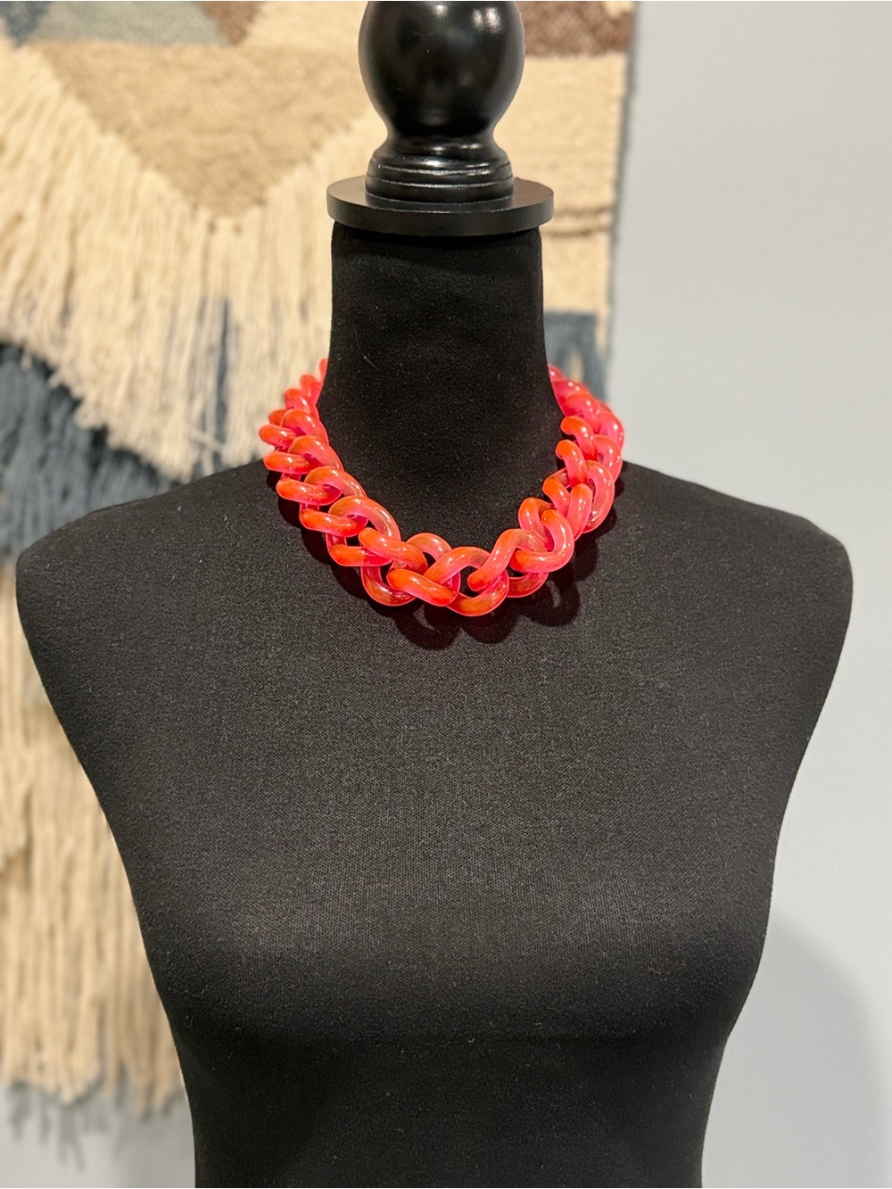 J.Crew Vibrant Coral Chunky Chain Statement Necklace Acrylic Link Collar - Picture 1 of 5